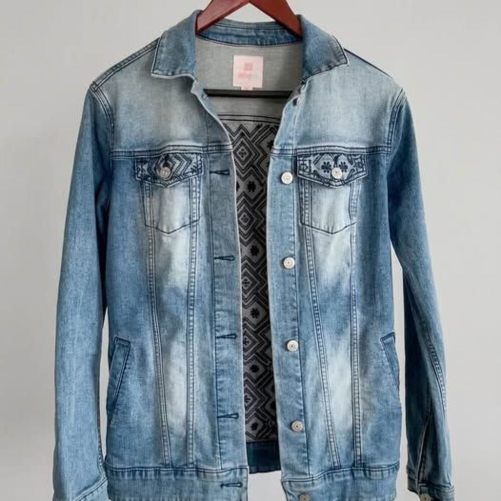 Denim Jean Jacket Women’s LulaRoe XS Blue Geometric Aztec Panel